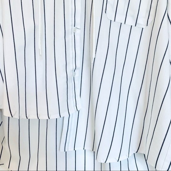 ❌DONATED❌ STYLEANDA KOREA White & Navy Pinstripes Long Sleeve Mock Hoodie - Picture 5 of 12